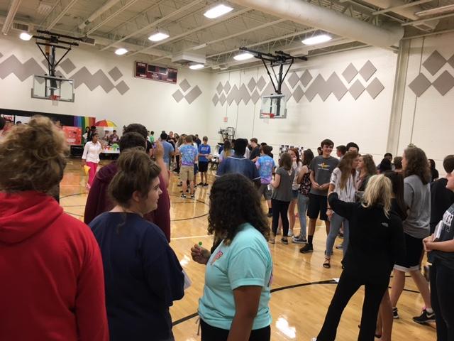 East students attend the annual club fair. 